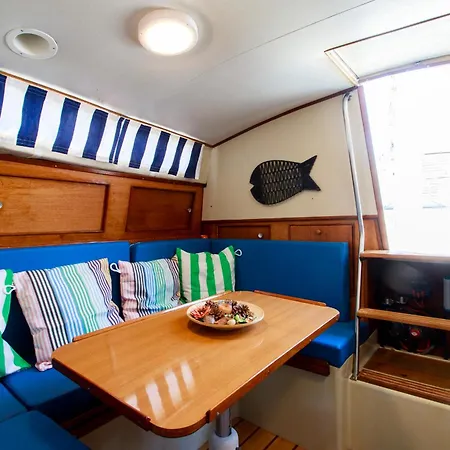 Novo Evamia Boat * Lisboa