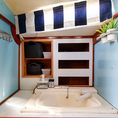 Novo Evamia Boat