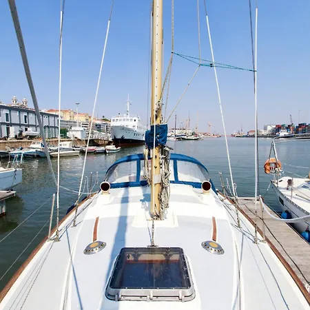 Πλωτό κατάλυμα Novo Evamia Boat *