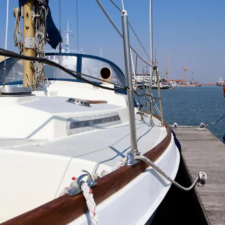 Botel Novo Evamia Boat