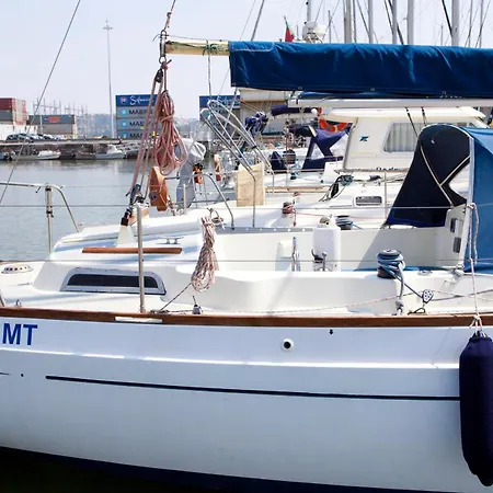 Πλωτό κατάλυμα Novo Evamia Boat