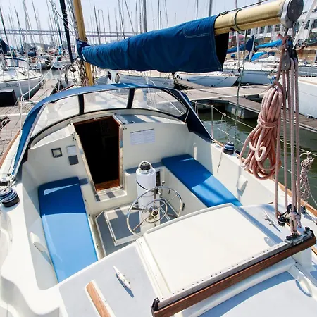 Novo Evamia Boat بوتيل Lisboa
